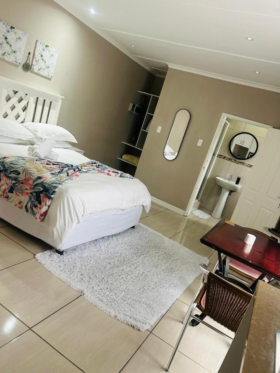 Hidden Bliss Guesthouse Източен Лондон Стая снимка
