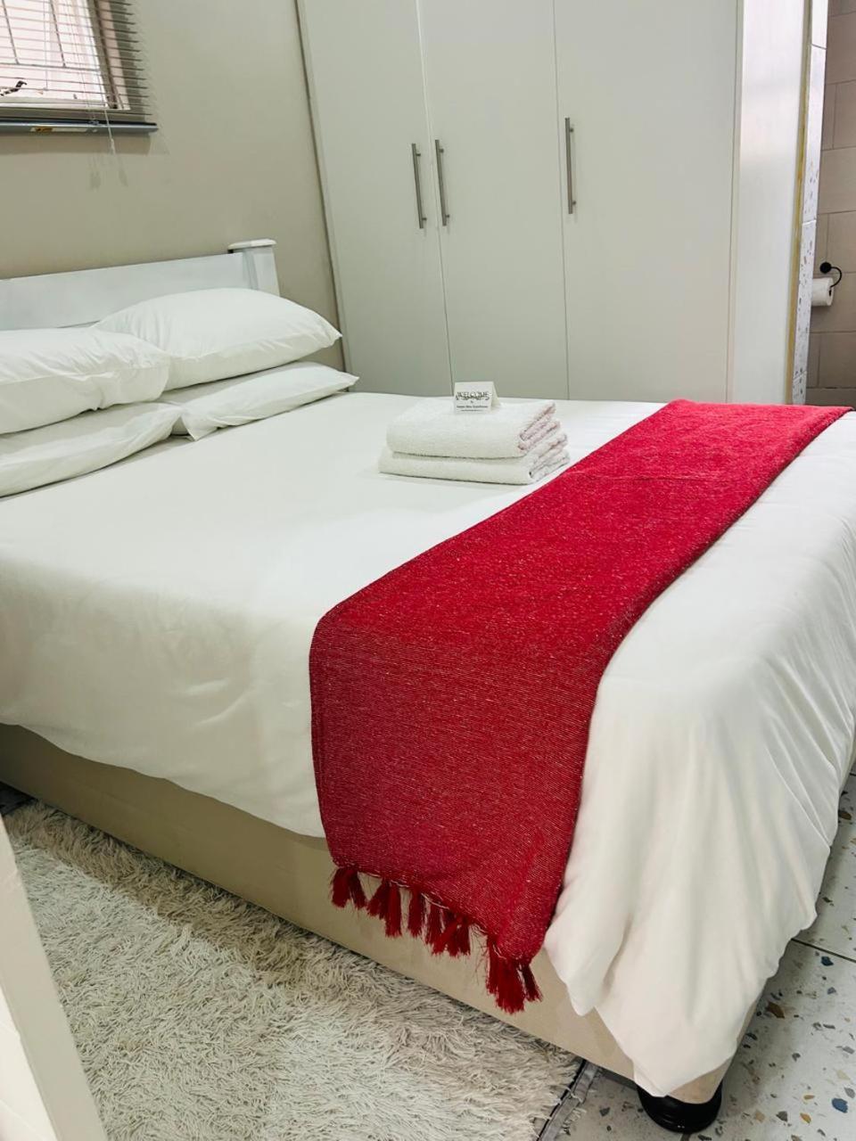 Hidden Bliss Guesthouse Източен Лондон Екстериор снимка