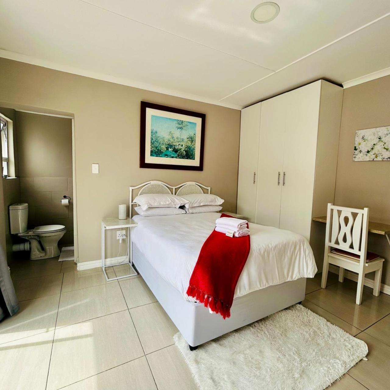 Hidden Bliss Guesthouse Източен Лондон Стая снимка
