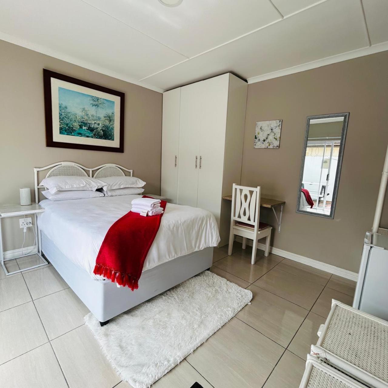 Hidden Bliss Guesthouse Източен Лондон Стая снимка